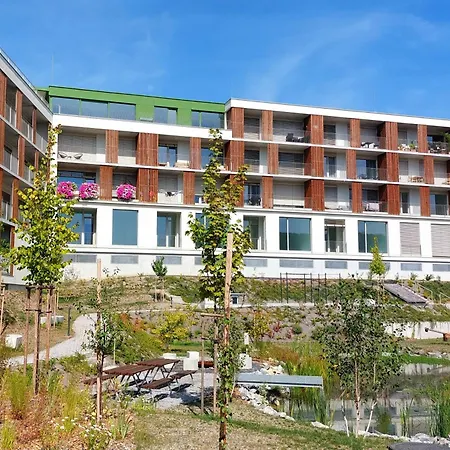 Hurbanova, 24h Self Check-in, Private Parking, Ac, Next To Park, 10 Mins To Square Appartement *